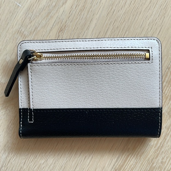 KATE SPADE NWOT WALLET - Picture 4 of 17